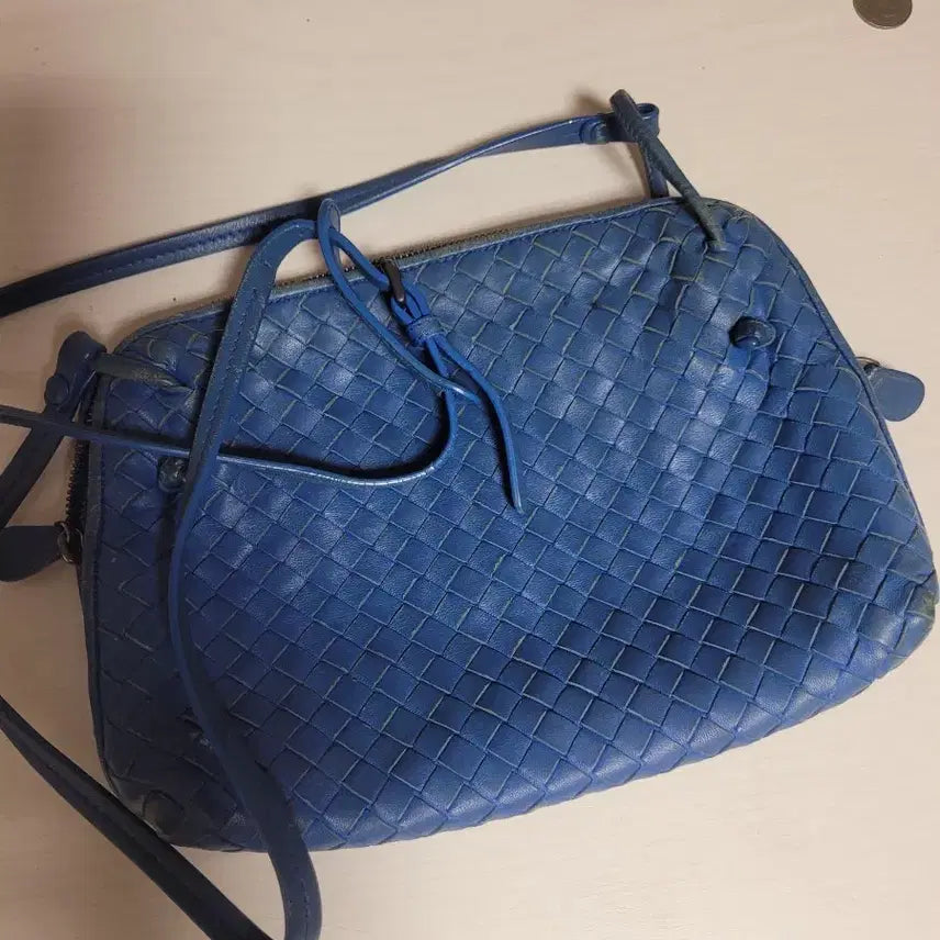 [BUNJANG] Bottega Veneta Intrecciato Crossbody Bag / 보테가 베네타 인트레치아토 크로스백 블루
