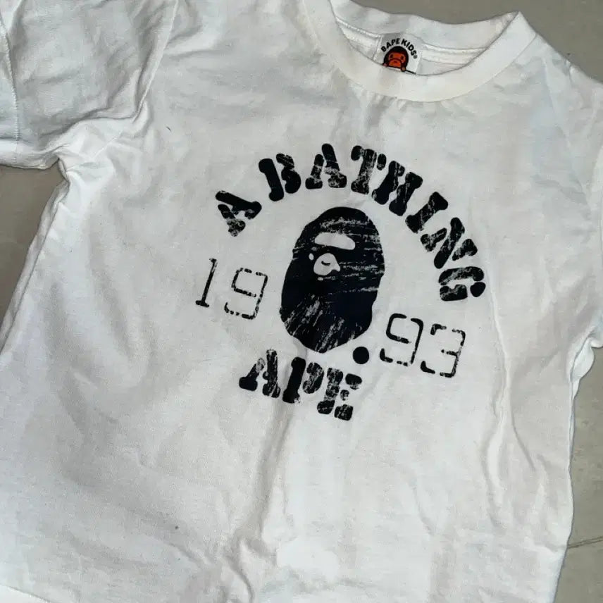 [BUNJANG] BAPE Kids White Short Sleeve T-shirt / 베이프 키즈 반팔 티셔츠 화이트