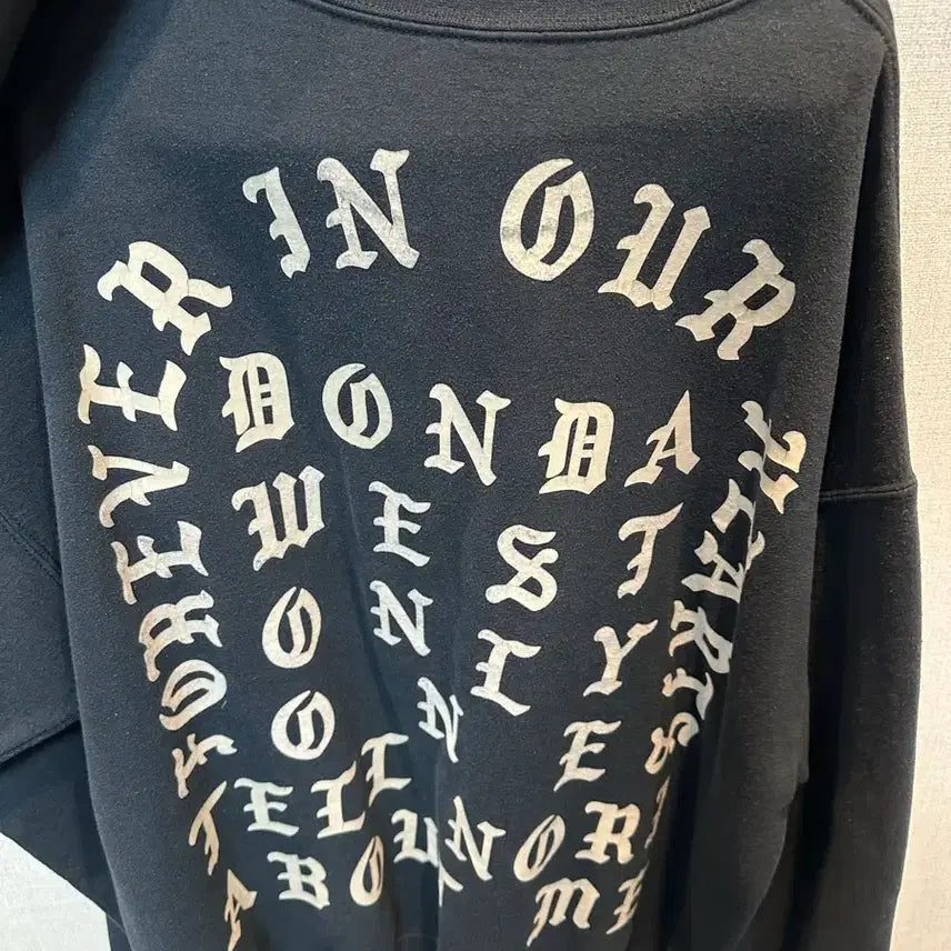 [BUNJANG] Kanye West Pablo Tour Donda Sweatshirt / 칸예 파블로 투어 돈다 맨투맨