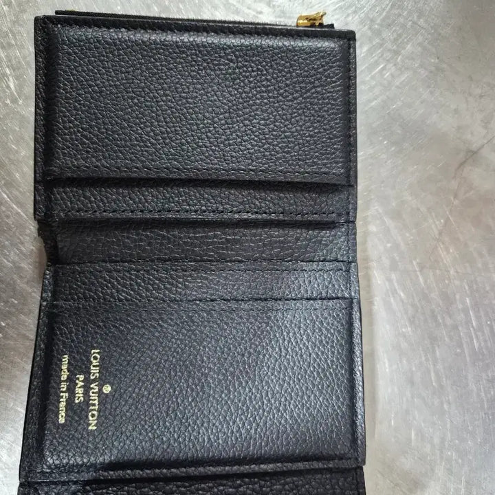 [SOLD OUT] 루이비통 조에 월릿 블랙 반지갑
