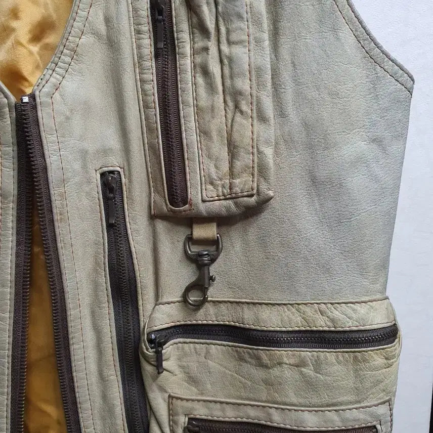 [BUNJANG] Vintage Leather Vest / 가죽 레더 빈티지 베스트