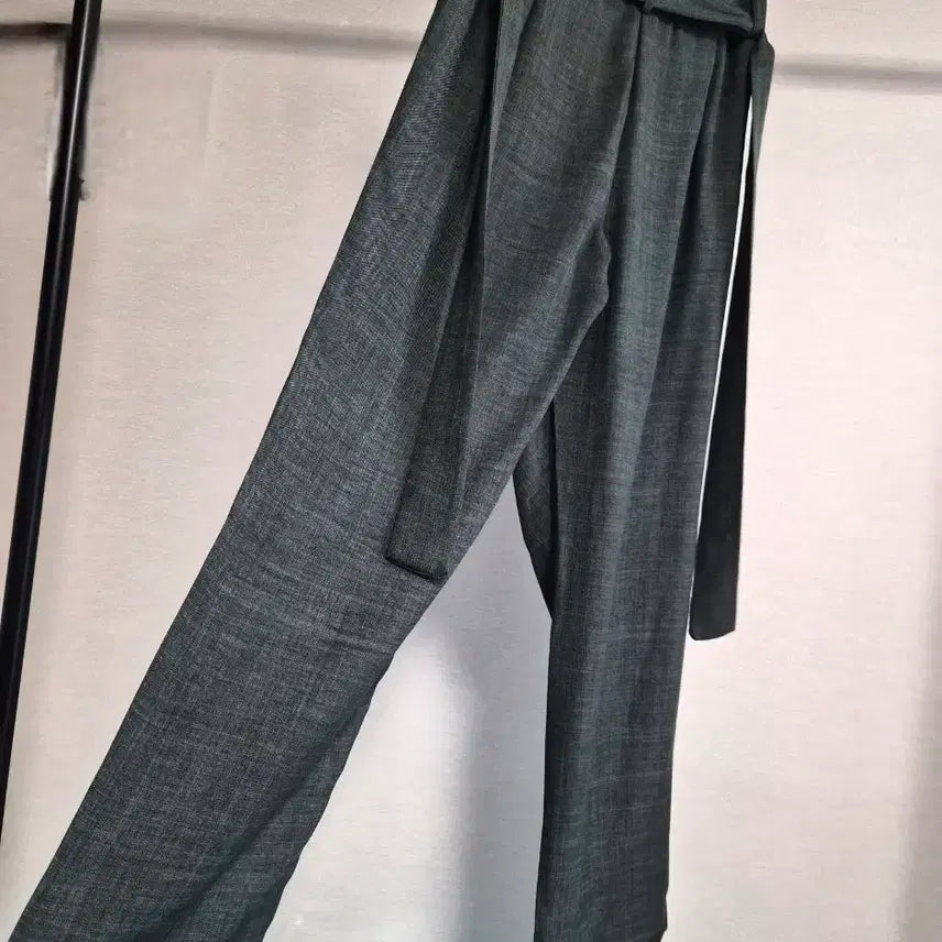 [SOLD OUT] 새옷 랩 디자인 와이드 팬츠 회색