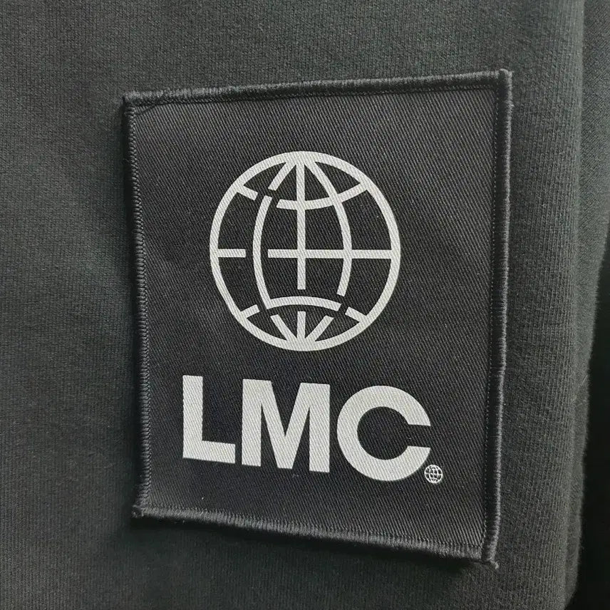[SOLD OUT] LMC 블랙 패치 맨투맨