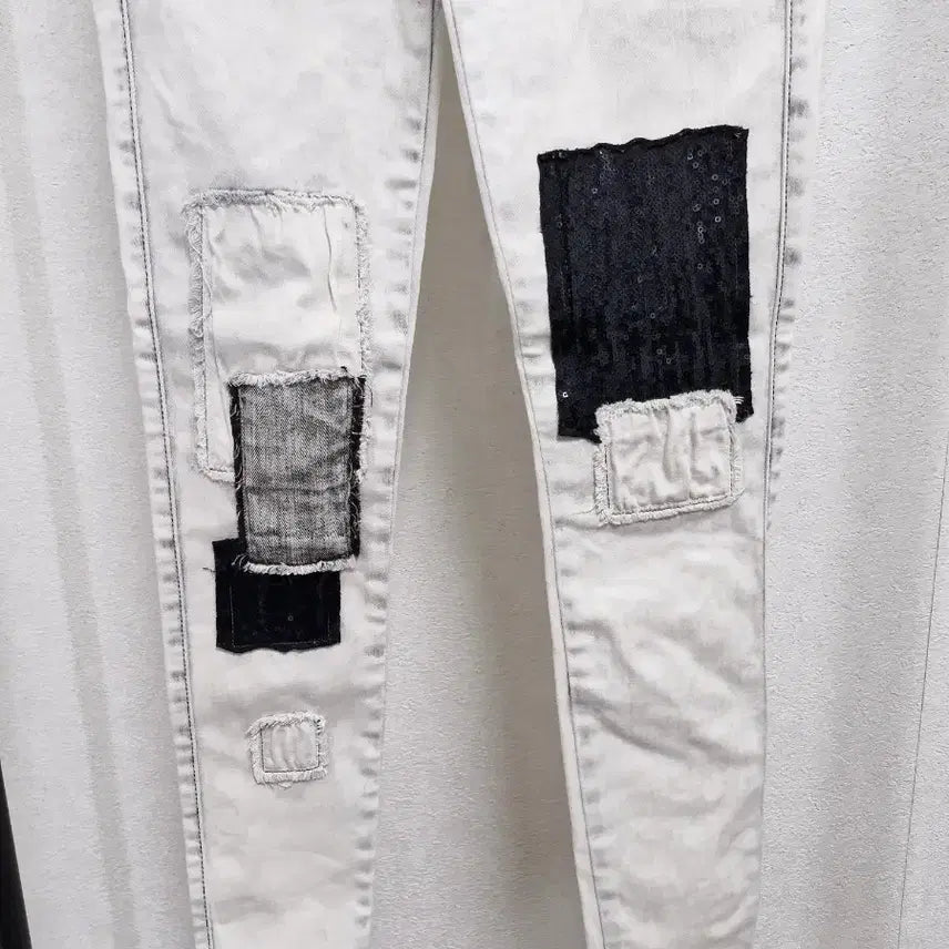 [SOLD OUT] [23] SIWY 씨위 스팽글 패치 스키니 데님 화이트