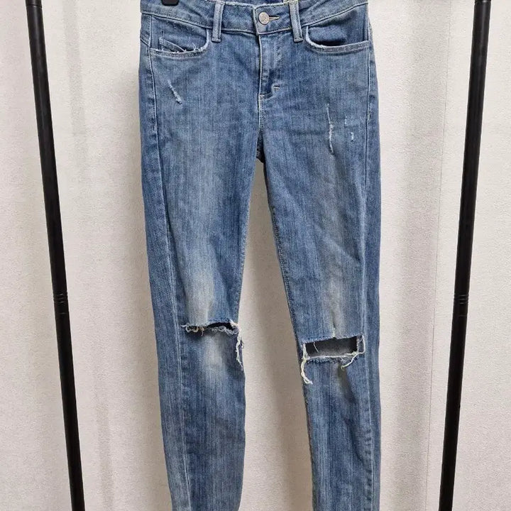[SOLD OUT] [23] SIWY 씨위 스키니 데님 무파진