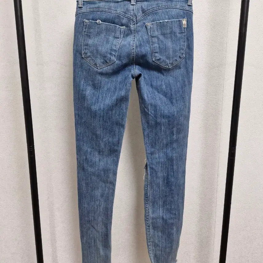 [SOLD OUT] [23] SIWY 씨위 스키니 데님 무파진