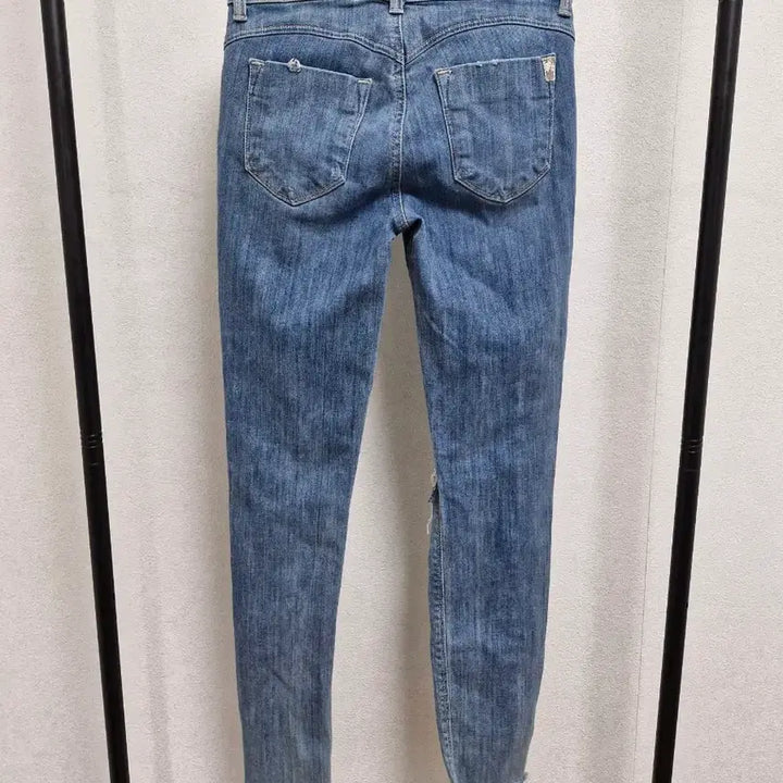 [SOLD OUT] [23] SIWY 씨위 스키니 데님 무파진