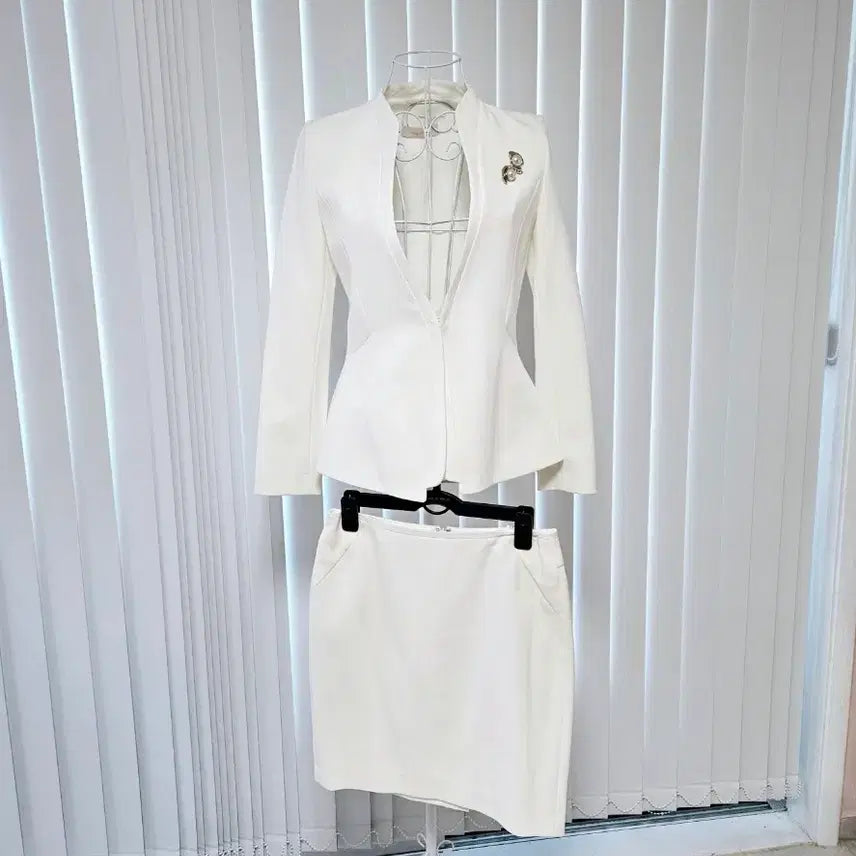 [SOLD OUT] ecole de paris 에꼴드파리 정장 자켓 스커트 세트 새상품