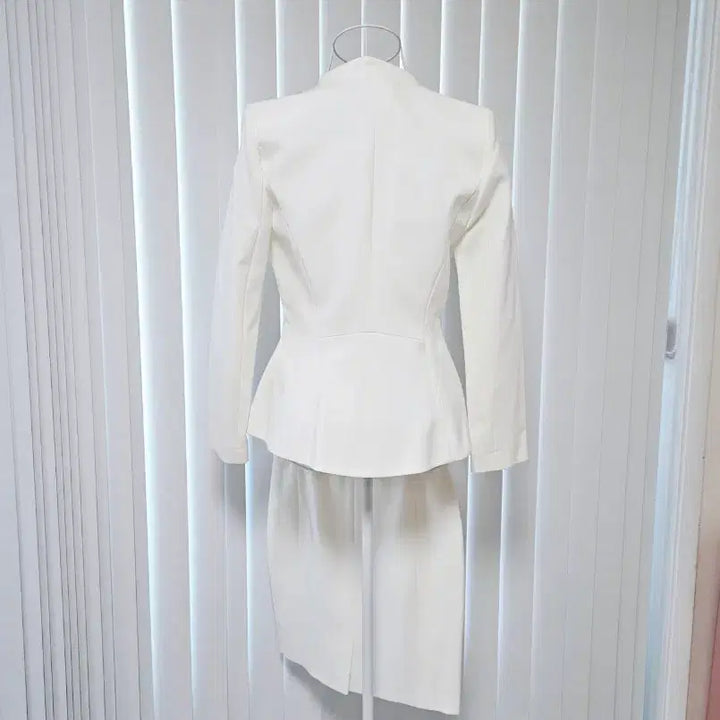 [SOLD OUT] ecole de paris 에꼴드파리 정장 자켓 스커트 세트 새상품