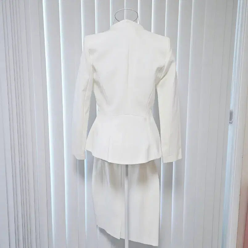 [SOLD OUT] ecole de paris 에꼴드파리 정장 자켓 스커트 세트 새상품