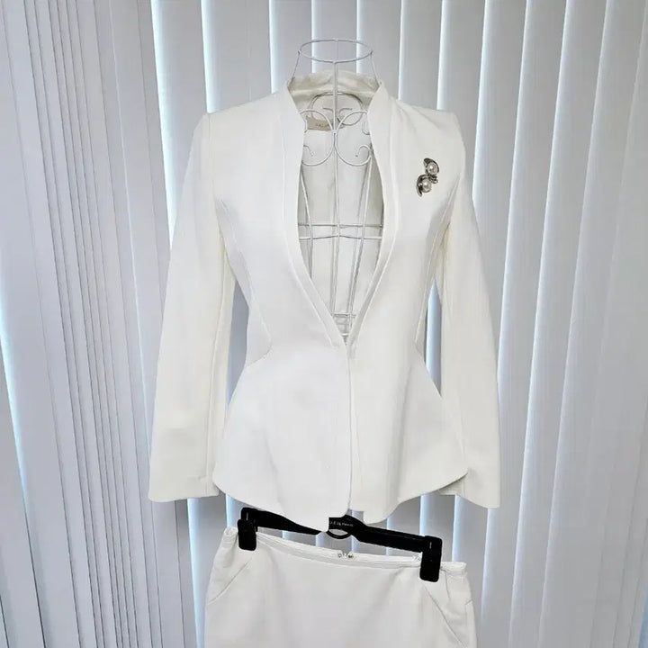 [SOLD OUT] ecole de paris 에꼴드파리 정장 자켓 스커트 세트 새상품