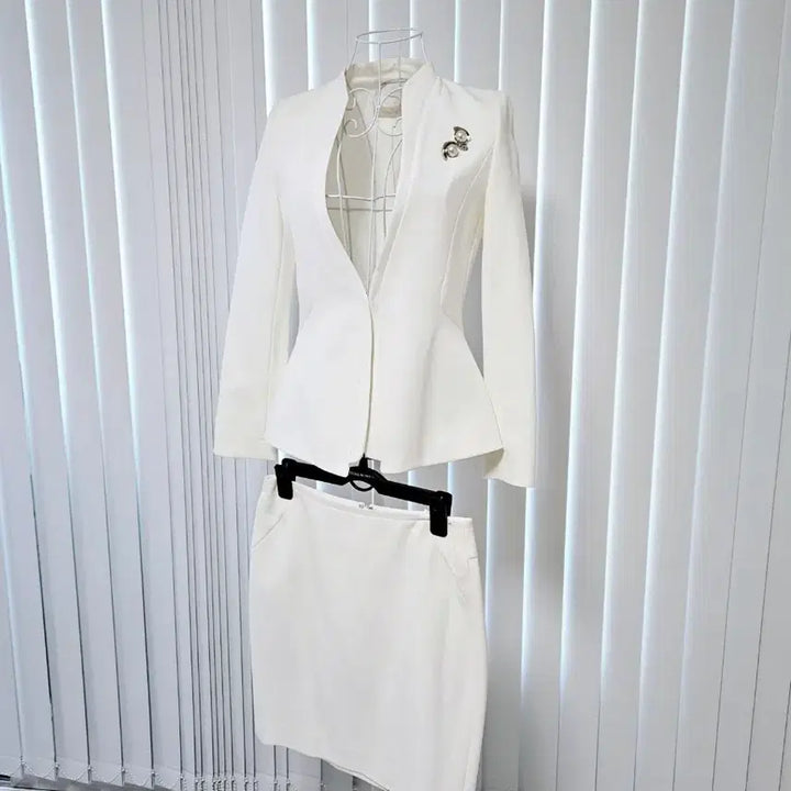 [SOLD OUT] ecole de paris 에꼴드파리 정장 자켓 스커트 세트 새상품