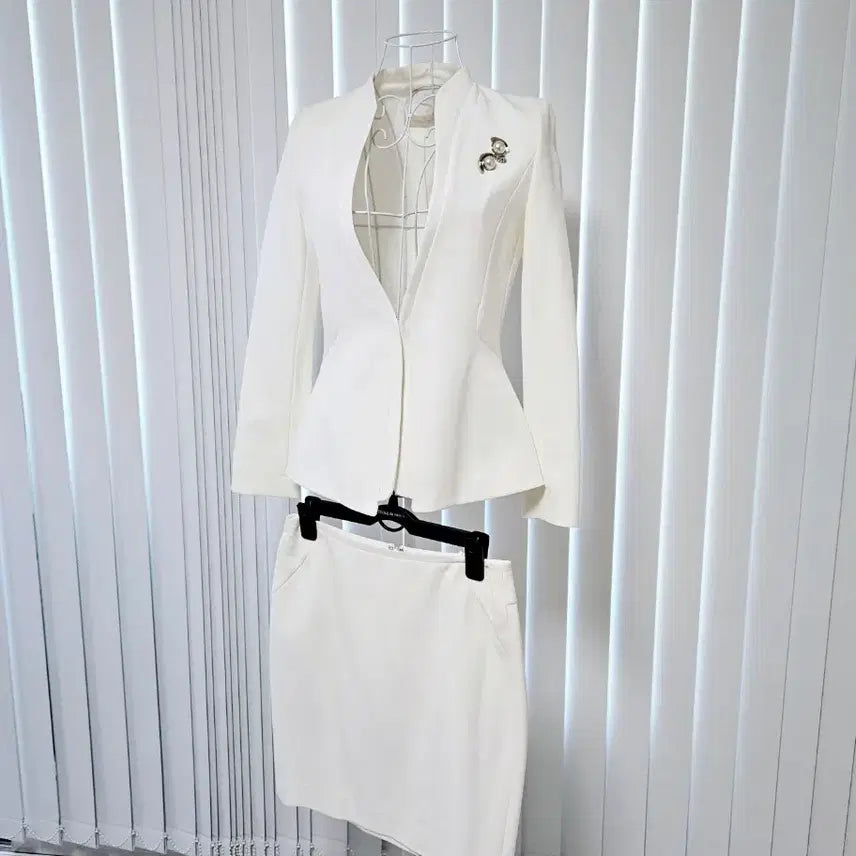 [SOLD OUT] ecole de paris 에꼴드파리 정장 자켓 스커트 세트 새상품