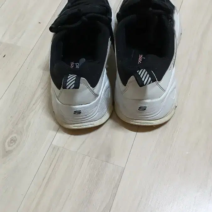[BUNJANG] Skechers and Nike Sneakers / 남성신발 스케처스 운동화 +나이키 에어 운동화 --2개 개당가격이에요