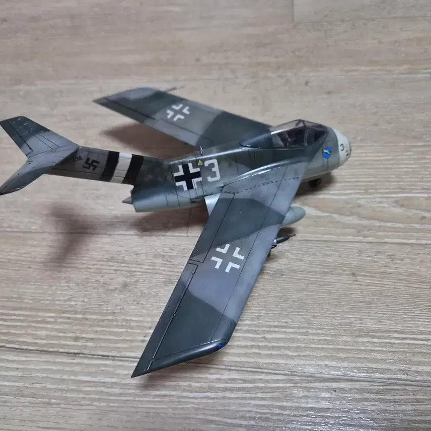 [SOLD OUT] 아카데미 1/48 Ta-183 휴케바인 도색완성품