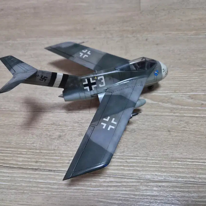[SOLD OUT] 아카데미 1/48 Ta-183 휴케바인 도색완성품