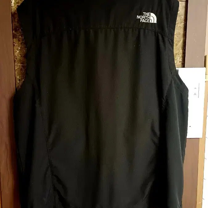 [SOLD OUT] 노스페이스 블랙 바람막이 조끼 XXL