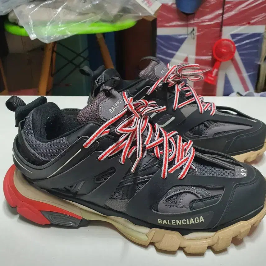 [SOLD OUT] 발렌시아가 트랙 스니커즈 43 사이즈