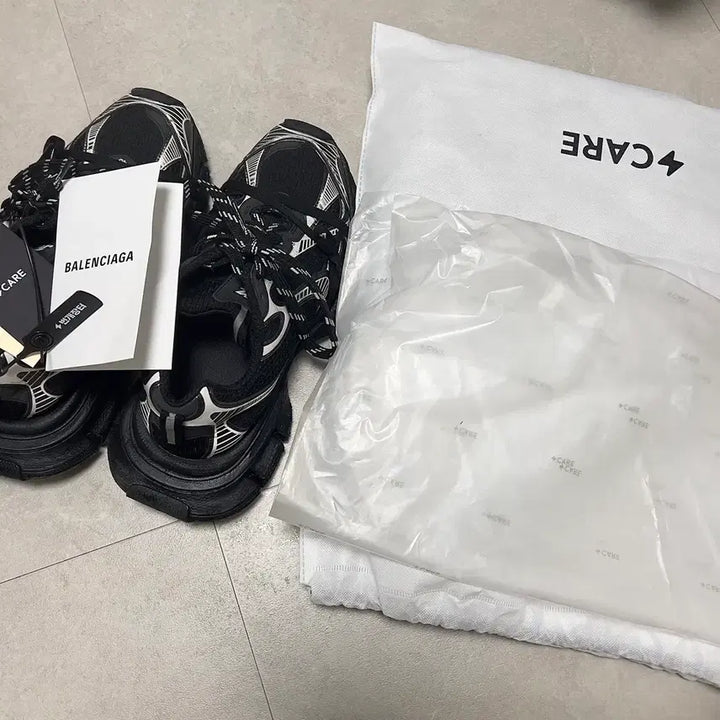 [BUNJANG] Balenciaga 3XL Sneakers Black White (Size 43) / (우체국 택포가격) 발렌시아가 3XL 스니커즈 블랙 화이트 43