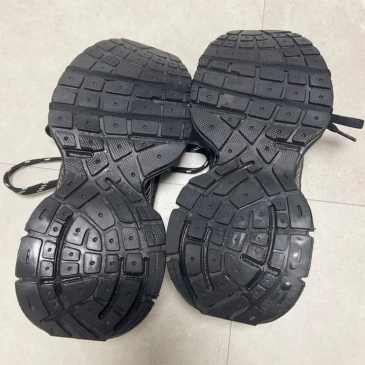 [BUNJANG] Balenciaga 3XL Sneakers Black White (Size 43) / (우체국 택포가격) 발렌시아가 3XL 스니커즈 블랙 화이트 43