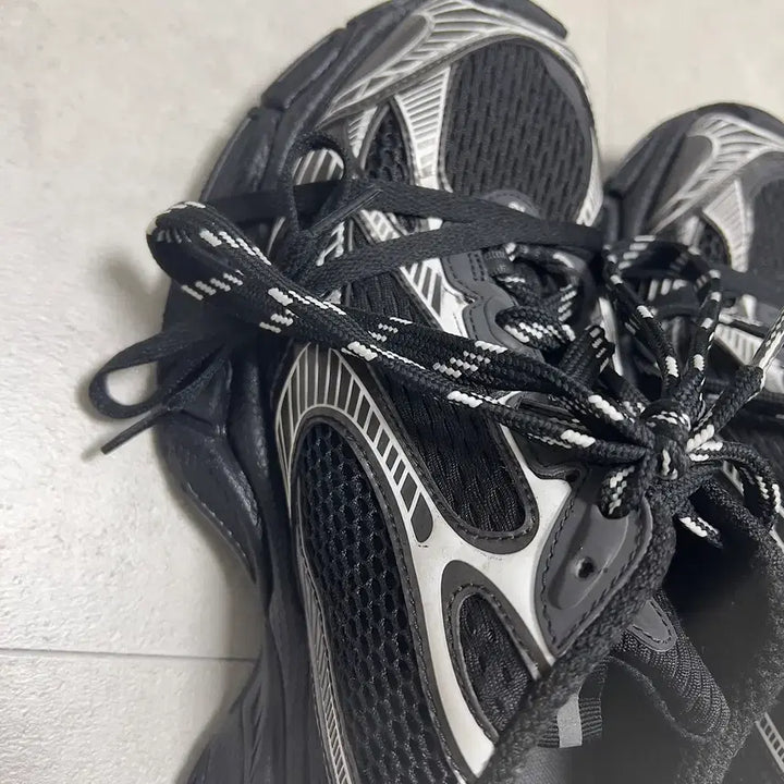 [BUNJANG] Balenciaga 3XL Sneakers Black White (Size 43) / (우체국 택포가격) 발렌시아가 3XL 스니커즈 블랙 화이트 43