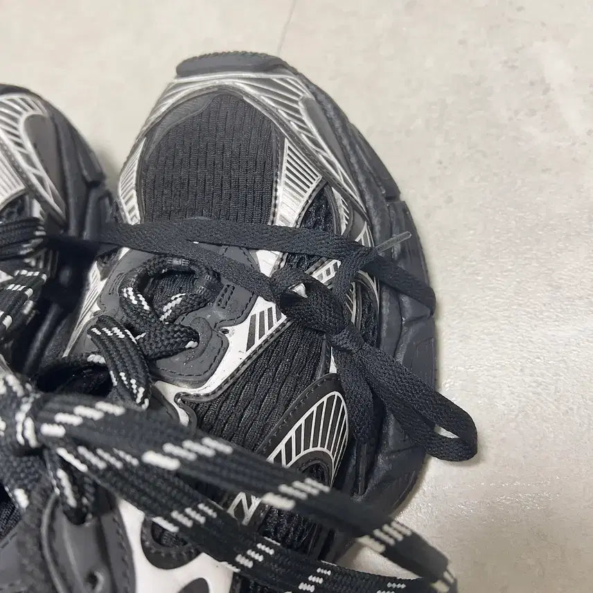 [BUNJANG] Balenciaga 3XL Sneakers Black White (Size 43) / (우체국 택포가격) 발렌시아가 3XL 스니커즈 블랙 화이트 43