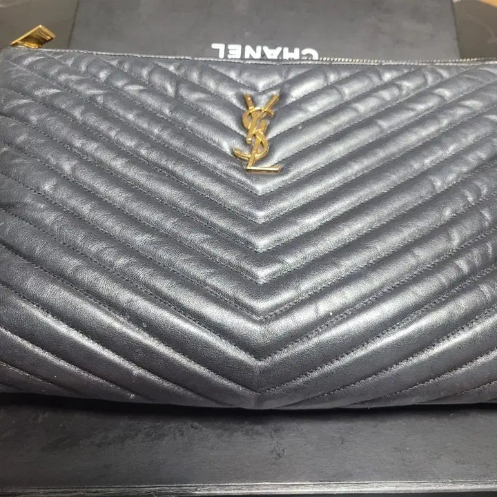 [BUNJANG] Yves Saint Laurent Matelasse Clutch Bag - Black / 입생로랑 YSL 마틀라세 클러치백 블랙
