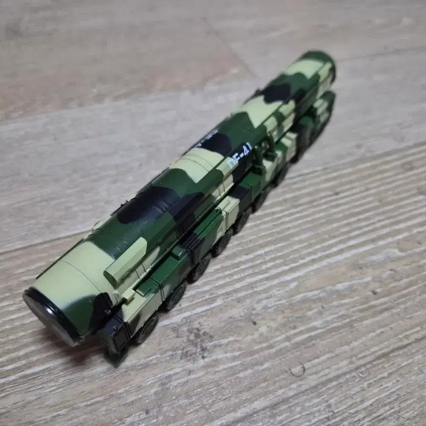 [SOLD OUT] 1/144 동풍 DF-41 핵탄도탄 미사일 발사차량