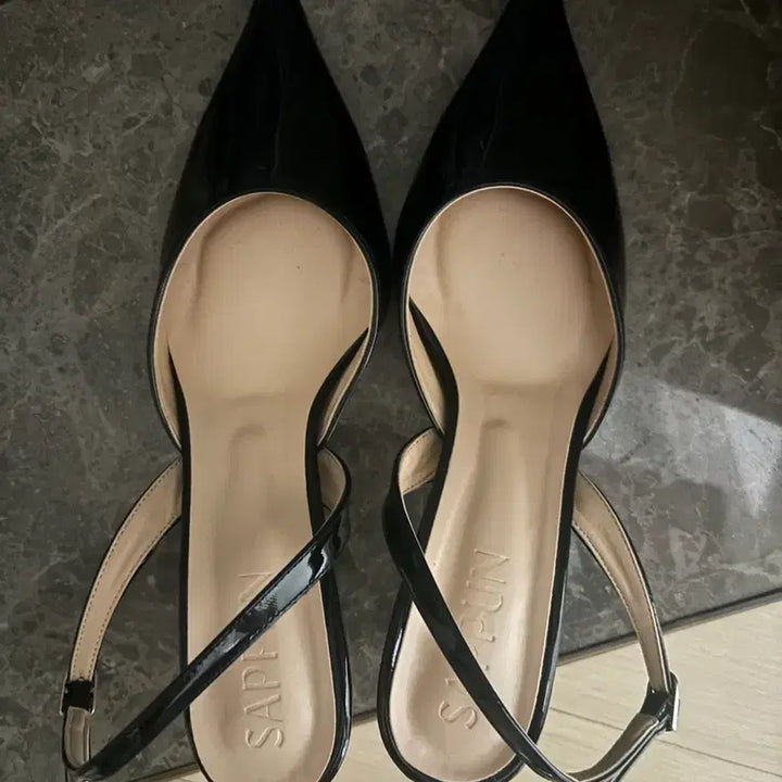 [BUNJANG] SAPPUN Black Enamel Slingback Heels 250mm / 사뿐 블랙 에나멜 슬링백힐 250mm