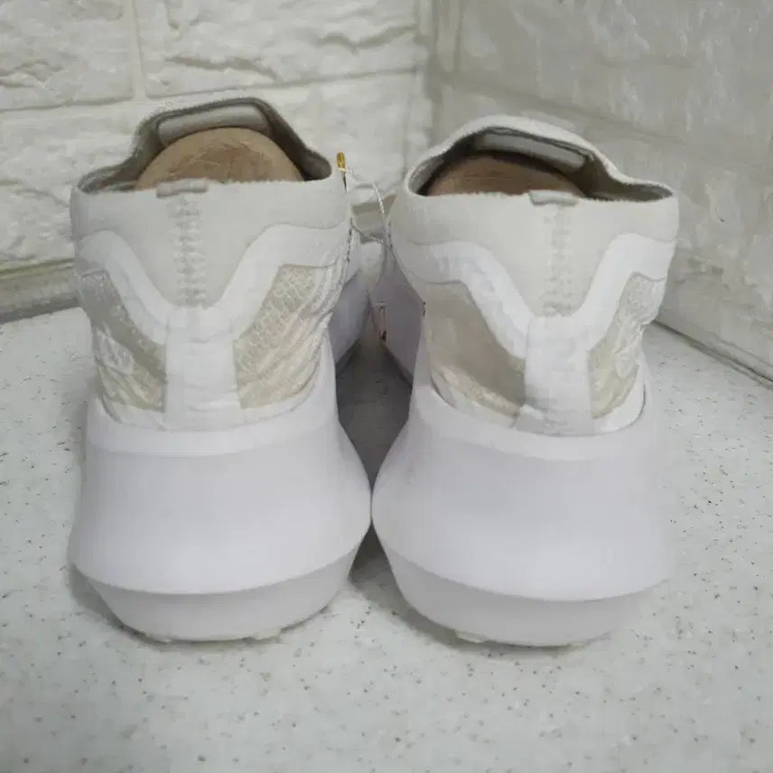 [SOLD OUT] 살로몬 X 꼼데가르송 레트로 스니커즈 240