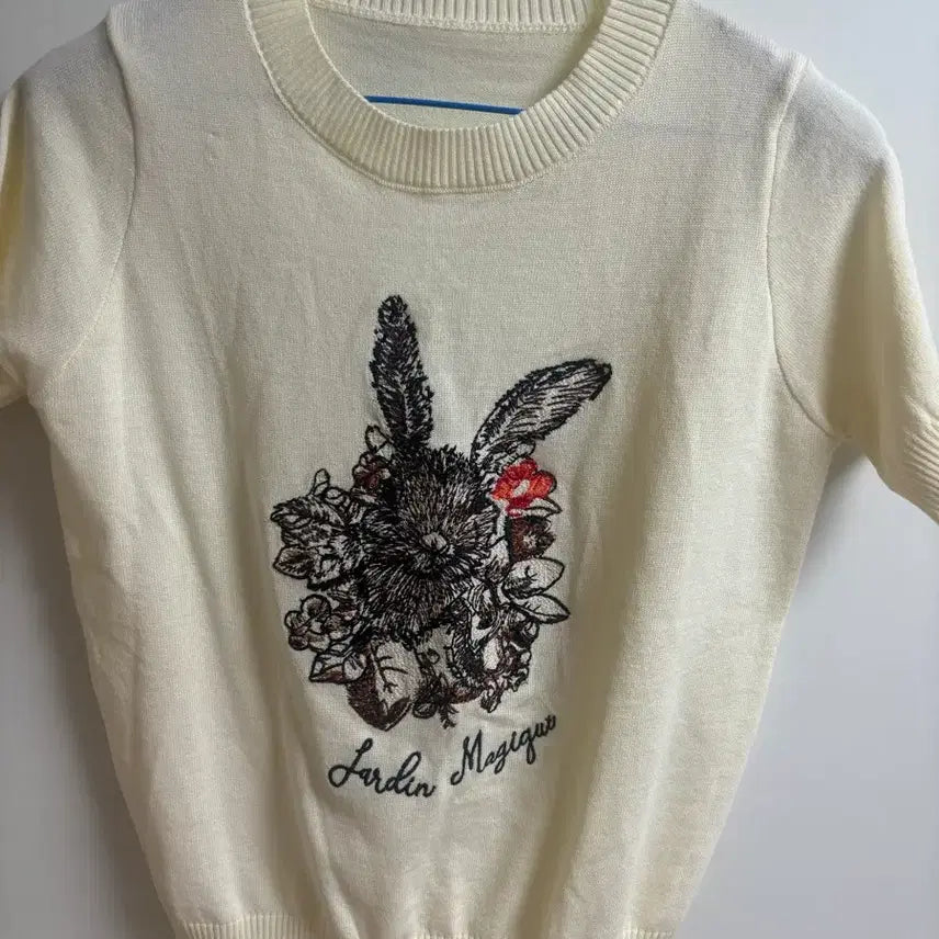 [BUNJANG] Rabbit Embroidered Knit Sweater / 토끼 자수 니트