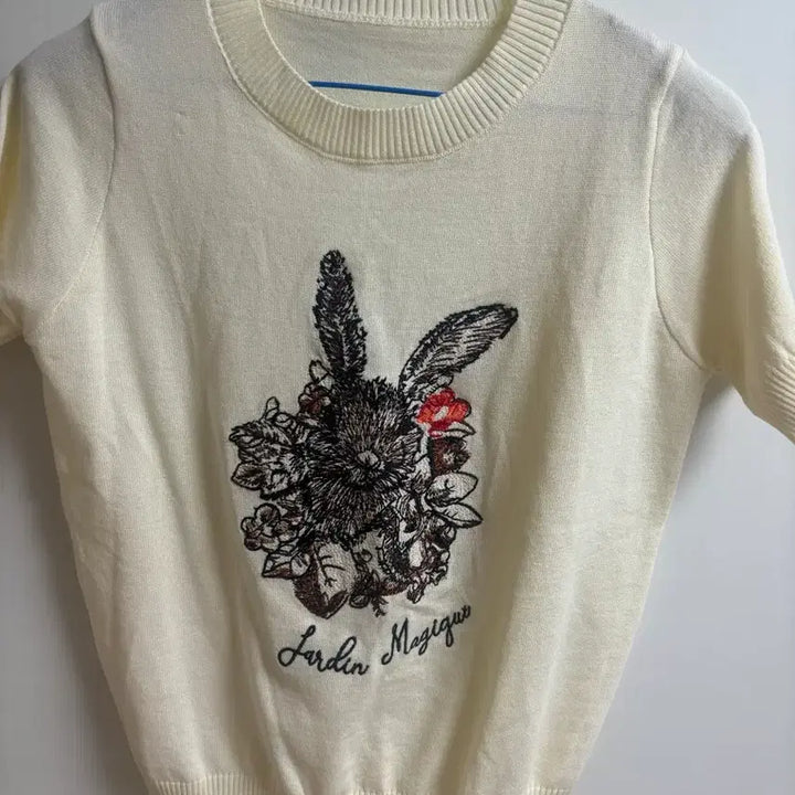 [BUNJANG] Rabbit Embroidered Knit Sweater / 토끼 자수 니트