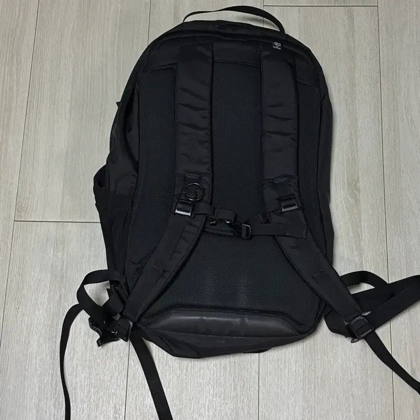[SOLD OUT] 아크테릭스 맨티스 32 블랙 백팩
