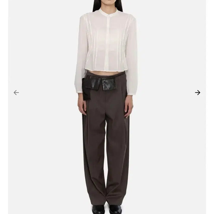 [SOLD OUT] 아모멘토 핀턱 슬림 셔츠 아이보리 1 size 새상품