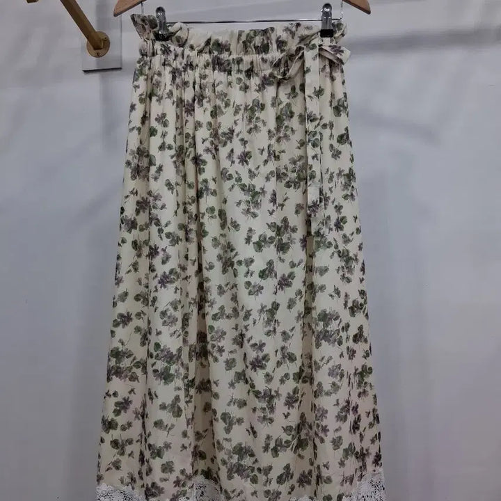 [SOLD OUT] 플라워 레이스 실크먄 롱 스커트