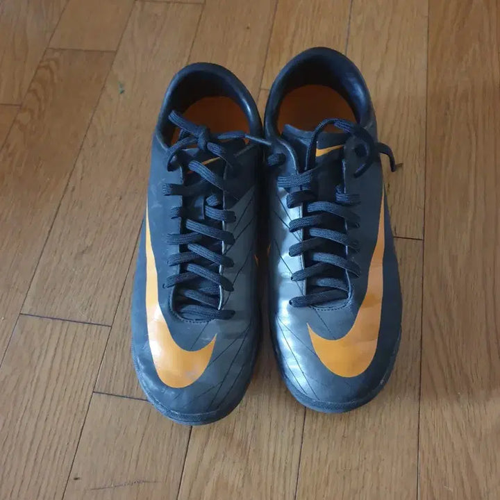 [BUNJANG] Nike Soccer Cleats Black/Orange 250 / 나이키 축구화 블랙/오렌지250