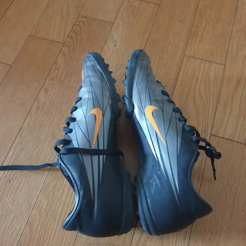 [BUNJANG] Nike Soccer Cleats Black/Orange 250 / 나이키 축구화 블랙/오렌지250