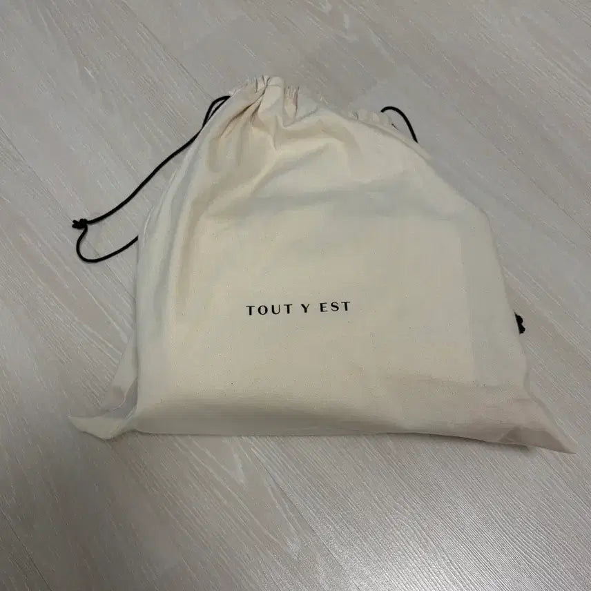 [SOLD OUT] 투티에 로케백 카라멜 스몰