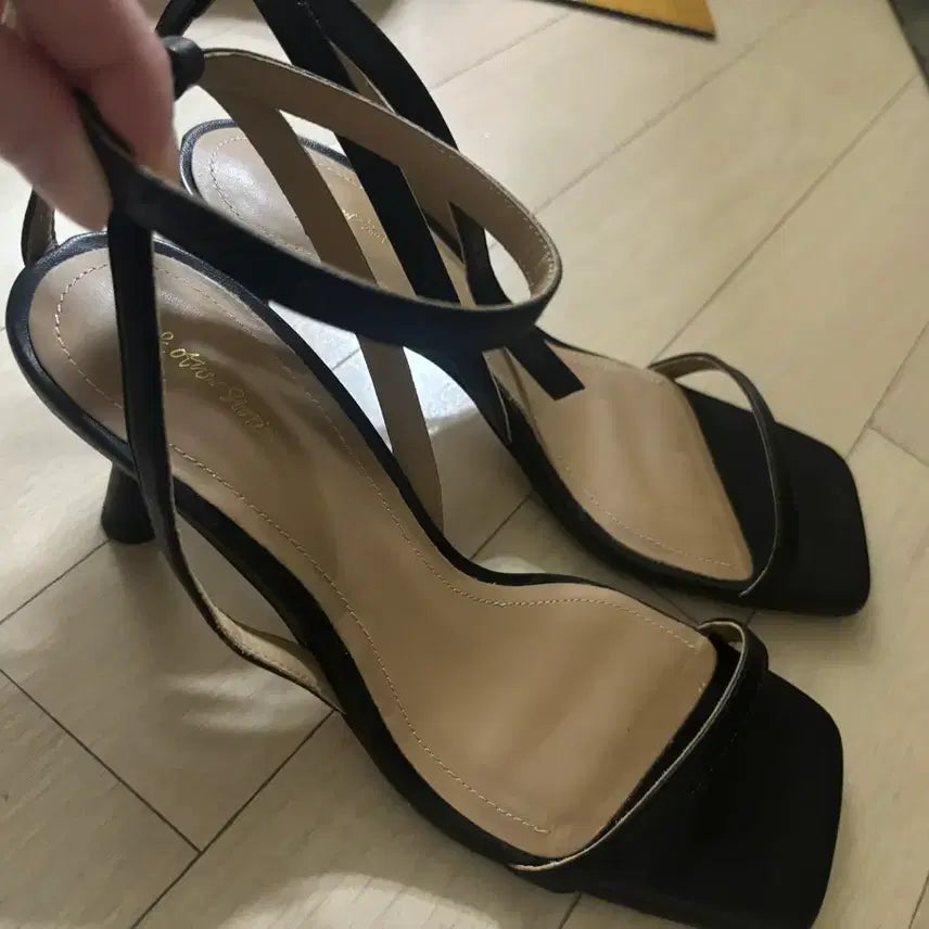 [BUNJANG] Black Strap Heel Sandals / 블랙 스트랩 힐 샌들