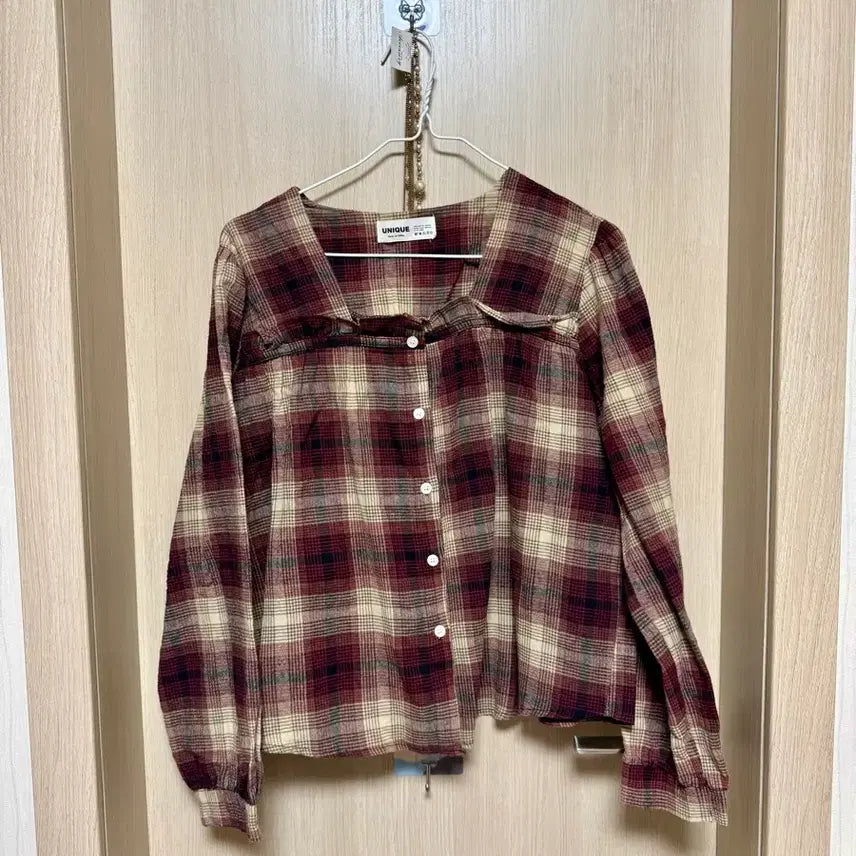 [BUNJANG] Check Pattern Square Neck Blouse / 체크 블라우스