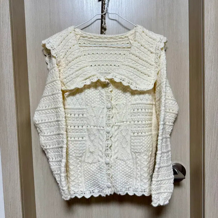 [BUNJANG] Ivory Big Collar Knit Cardigan / 아이보리 빅카리 니트 가디건