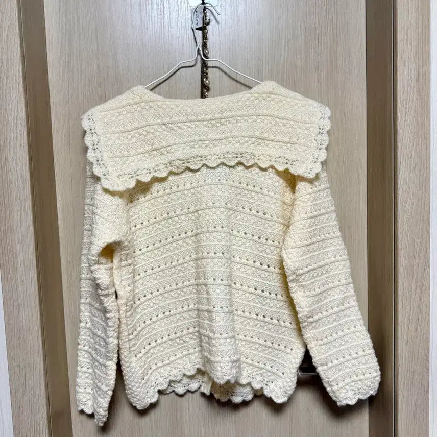 [BUNJANG] Ivory Big Collar Knit Cardigan / 아이보리 빅카리 니트 가디건