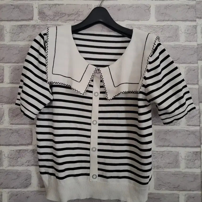 [BUNJANG] Alldlehan Yeou Stripe Sailor Collar Knit Top / 스트라이프 세일러 카라 반팔니트/알뜰한여우