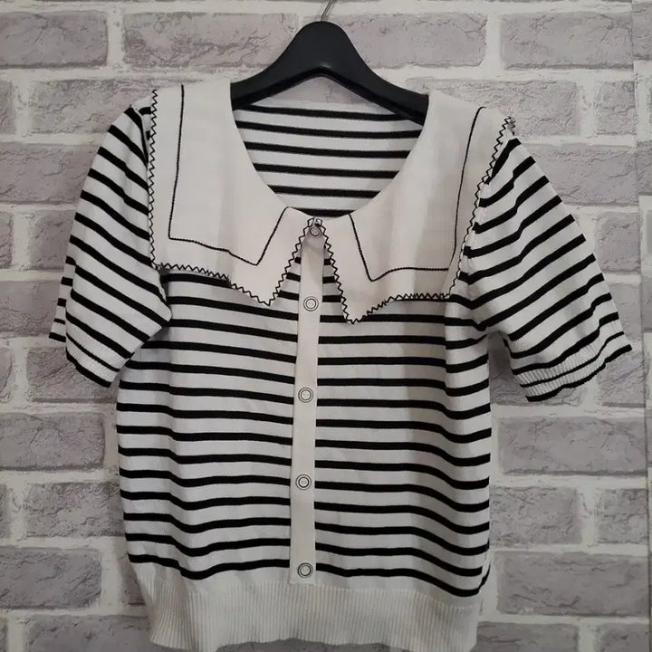 [BUNJANG] Alldlehan Yeou Stripe Sailor Collar Knit Top / 스트라이프 세일러 카라 반팔니트/알뜰한여우
