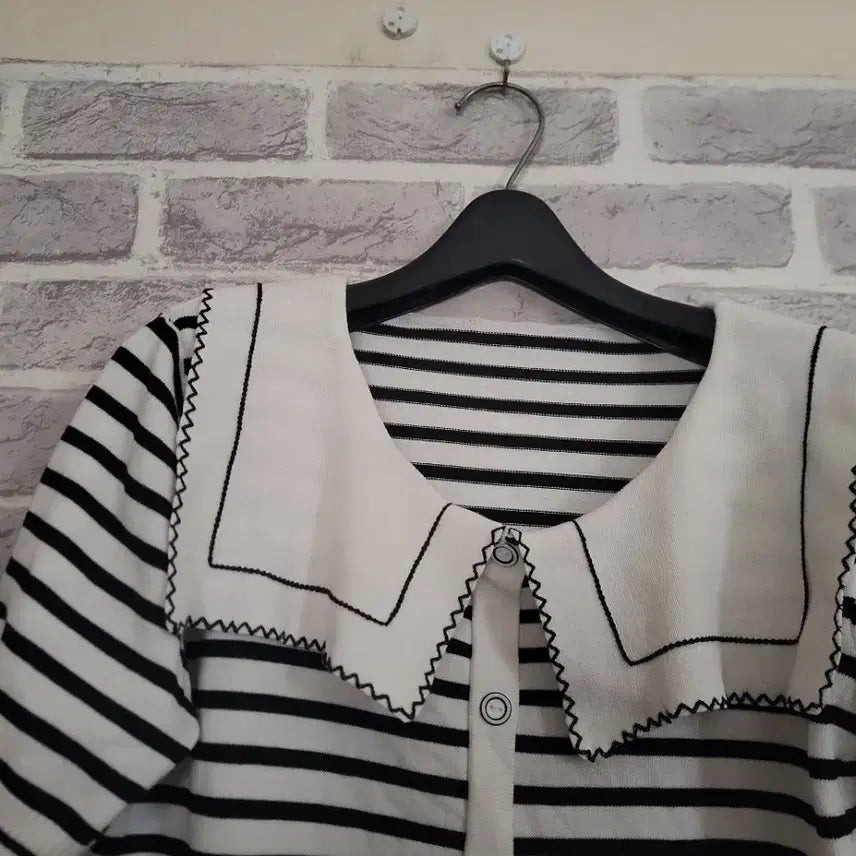 [BUNJANG] Alldlehan Yeou Stripe Sailor Collar Knit Top / 스트라이프 세일러 카라 반팔니트/알뜰한여우