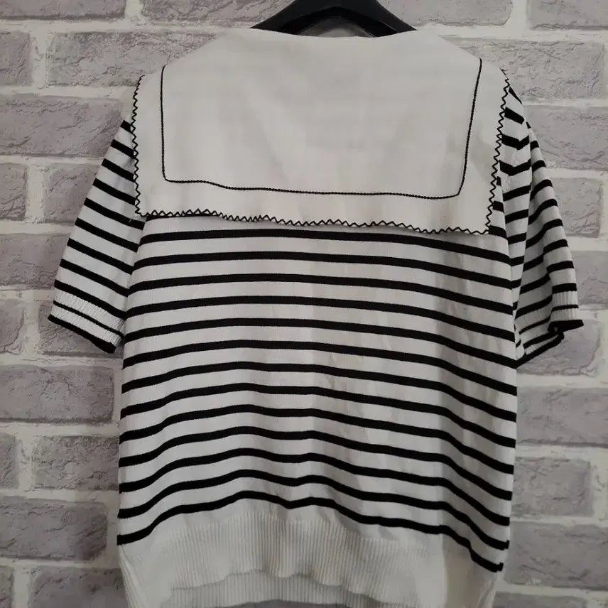 [BUNJANG] Alldlehan Yeou Stripe Sailor Collar Knit Top / 스트라이프 세일러 카라 반팔니트/알뜰한여우