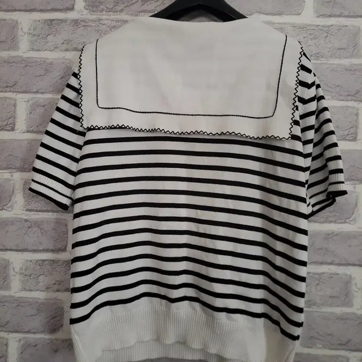 [BUNJANG] Alldlehan Yeou Stripe Sailor Collar Knit Top / 스트라이프 세일러 카라 반팔니트/알뜰한여우