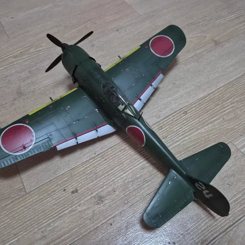 [SOLD OUT] 하세가와 1/32 Ki-84 하야테 도색완성품