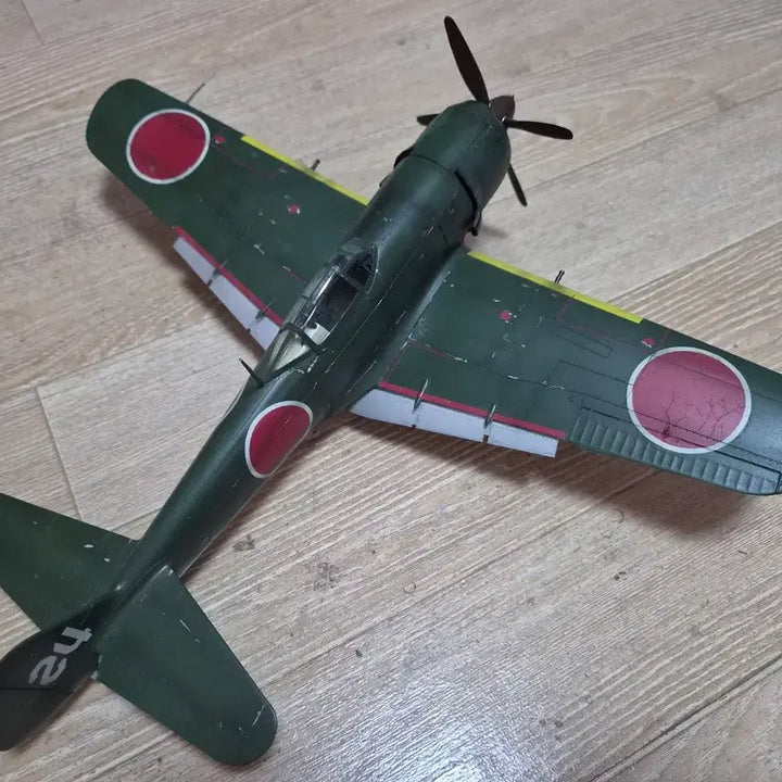 [SOLD OUT] 하세가와 1/32 Ki-84 하야테 도색완성품
