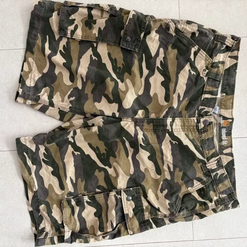[SOLD OUT] Carhartt 칼하트 릴렉스드핏 카모 카고 반바지